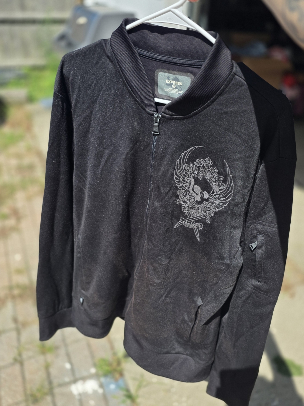 Y2K Express Black Men's Zip-Up Sweater with Embroidered Skull Emblem